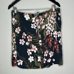 Chaser Floral Drawstring Waist Mini Skirt With Button Front Detail Size Medium